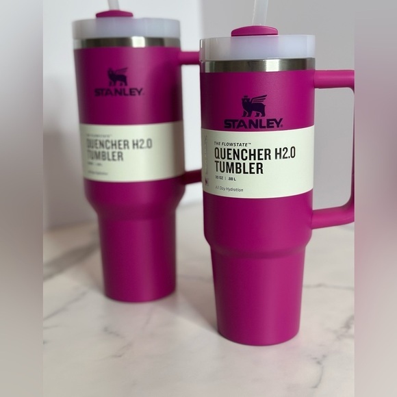 Stanley 40oz Quencher H2O Tumbler in Fuchsia - NWT - Picture 8 of 9